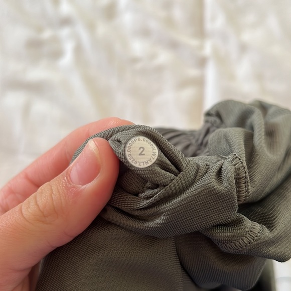 Lululemon Hotty Hot Shorts - Picture 6 of 6